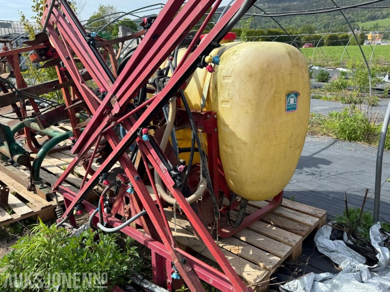 Hardi sprøytebom / 600L / Rep.objekt - Machine agricole: photos 2 Hardi sprøytebom / 600L / Rep.objekt - Machine agricole: photos 2