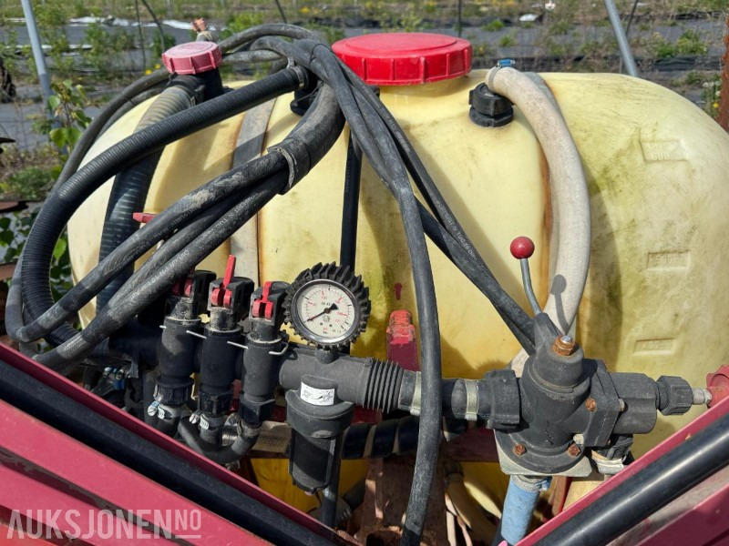 Hardi sprøytebom / 600L / Rep.objekt - Machine agricole: photos 5 Hardi sprøytebom / 600L / Rep.objekt - Machine agricole: photos 5