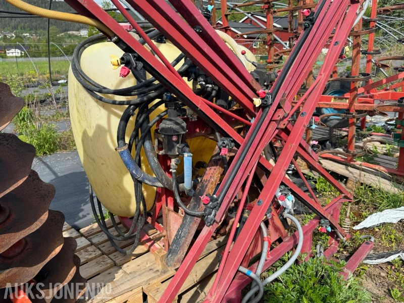 Hardi sprøytebom / 600L / Rep.objekt - Machine agricole: photos 3 Hardi sprøytebom / 600L / Rep.objekt - Machine agricole: photos 3