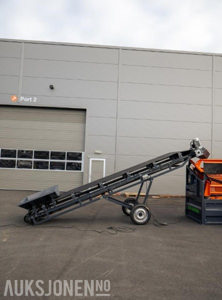 Transportør 6 meter bensindrevet Transportbånd - Mobilt - Matekasse og hjulsett er inkludert. - Machine agricole: photos 3 Transportør 6 meter bensindrevet Transportbånd - Mobilt - Matekasse og hjulsett er inkludert. - Machine agricole: photos 3