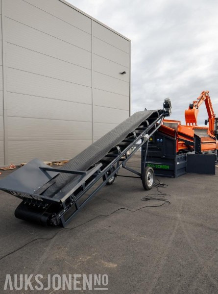 Transportør 6 meter bensindrevet Transportbånd - Mobilt - Matekasse og hjulsett er inkludert. - Machine agricole: photos 1 Transportør 6 meter bensindrevet Transportbånd - Mobilt - Matekasse og hjulsett er inkludert. - Machine agricole: photos 1
