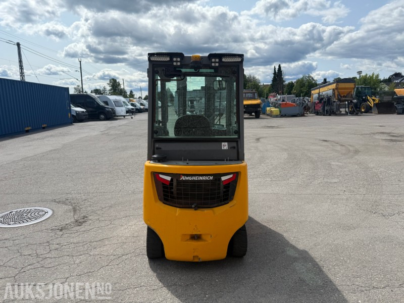 2017 Jungheinrich DFG 320S dieseldrevet motvektstruck med gaffelforlengere - Matériel de manutention: photos 4 2017 Jungheinrich DFG 320S dieseldrevet motvektstruck med gaffelforlengere - Matériel de manutention: photos 4