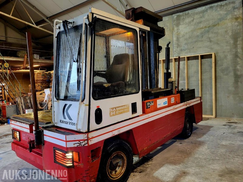 Kalmar DSA70 kun 2200 timer - sidelaster - 7 tonn løftekapasitet. - Matériel de manutention: photos 1 Kalmar DSA70 kun 2200 timer - sidelaster - 7 tonn løftekapasitet. - Matériel de manutention: photos 1