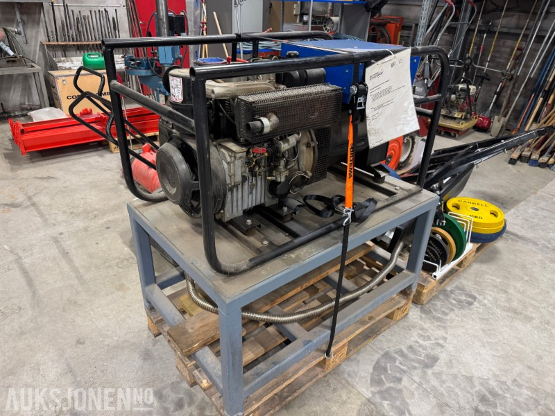 1990 Nødstrømsaggregat Ruggerini / Genetech 15 kVA – driftssikkert dieselaggregat - Matériel industriel: photos 2 1990 Nødstrømsaggregat Ruggerini / Genetech 15 kVA – driftssikkert dieselaggregat - Matériel industriel: photos 2