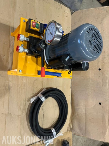 70 TONN HYDRAULISK PRESSE TIL BELTEBOLTER OG FORINGER 220V - Matériel industriel: photos 3 70 TONN HYDRAULISK PRESSE TIL BELTEBOLTER OG FORINGER 220V - Matériel industriel: photos 3