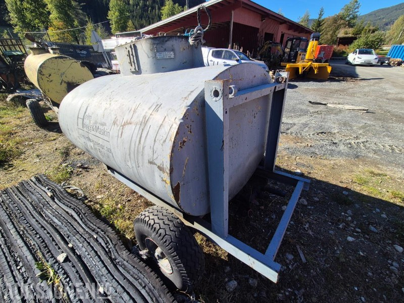 Mobil Dieseltank med hjulgang ca 1900 l - Matériel de chantier: photos 5 Mobil Dieseltank med hjulgang ca 1900 l - Matériel de chantier: photos 5