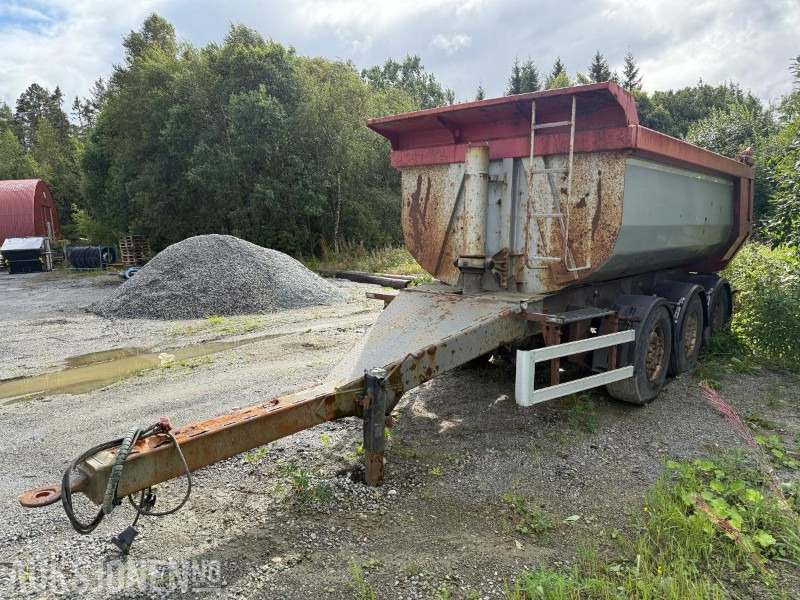 2004 Carnehl Carnehl Hh Trippelkjerre med hydraulisk tipp bakover. - Remorque: photos 1 2004 Carnehl Carnehl Hh Trippelkjerre med hydraulisk tipp bakover. - Remorque: photos 1
