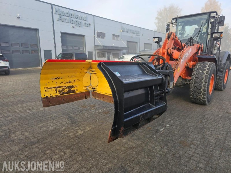 Store BM Gjerstad 450 cm U-plog (L-60 til L-120) - Lame à neige: photos 1 Store BM Gjerstad 450 cm U-plog (L-60 til L-120) - Lame à neige: photos 1