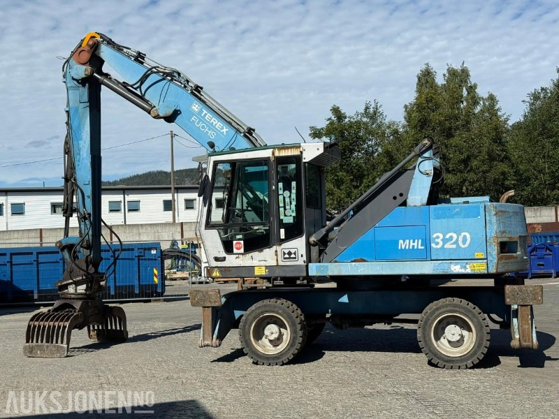 Terex Fuchs MHL 320 hjulgraver / materialhåndteringsmaskin med sorteringsgrabb - Pelle: photos 2 Terex Fuchs MHL 320 hjulgraver / materialhåndteringsmaskin med sorteringsgrabb - Pelle: photos 2