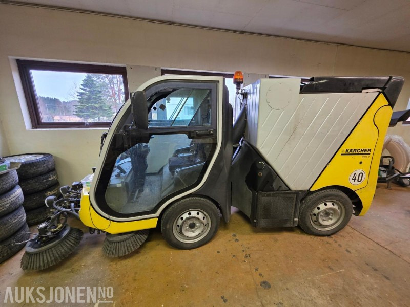 2005 Kärcher ICC 2 kompakt gate- og industrifeiemaskin - Véhicule de voirie/ Spécial: photos 3 2005 Kärcher ICC 2 kompakt gate- og industrifeiemaskin - Véhicule de voirie/ Spécial: photos 3