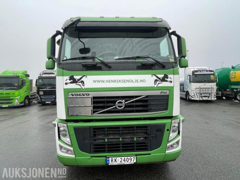 2010 VOLVO FH500 8X4 INTERCONSULT SS2343 BST3-17CR ADR SLAMSUGER MED HØYTRYKKSPYLER - 203576 KM. - Véhicule de voirie/ Spécial: photos 3 2010 VOLVO FH500 8X4 INTERCONSULT SS2343 BST3-17CR ADR SLAMSUGER MED HØYTRYKKSPYLER - 203576 KM. - Véhicule de voirie/ Spécial: photos 3