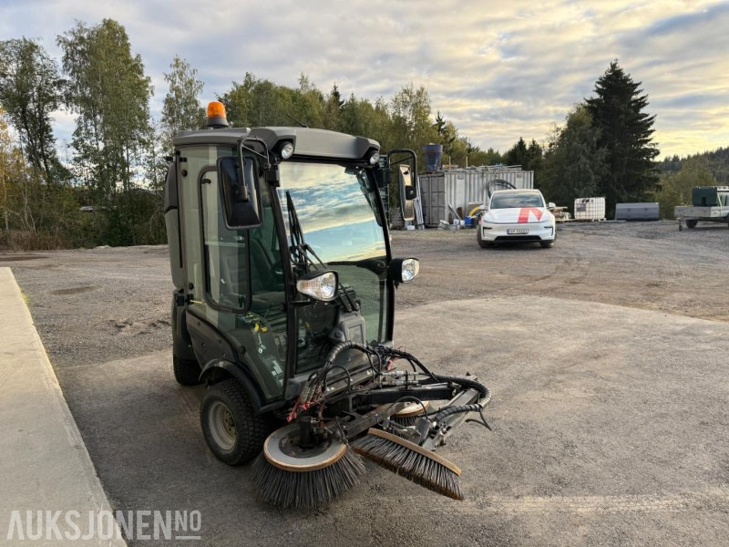 2013 Kärcher Feiemaskin/multimaskin lite brukt - Véhicule de voirie/ Spécial: photos 3 2013 Kärcher Feiemaskin/multimaskin lite brukt - Véhicule de voirie/ Spécial: photos 3