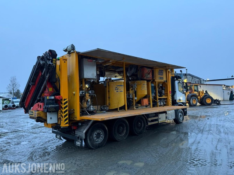 2017 Mercedes-Benz Arocs 3235 8x4, Injeksjonsrigg AMV, EURO 6, påmontert kran - Véhicule de voirie/ Spécial: photos 5 2017 Mercedes-Benz Arocs 3235 8x4, Injeksjonsrigg AMV, EURO 6, påmontert kran - Véhicule de voirie/ Spécial: photos 5