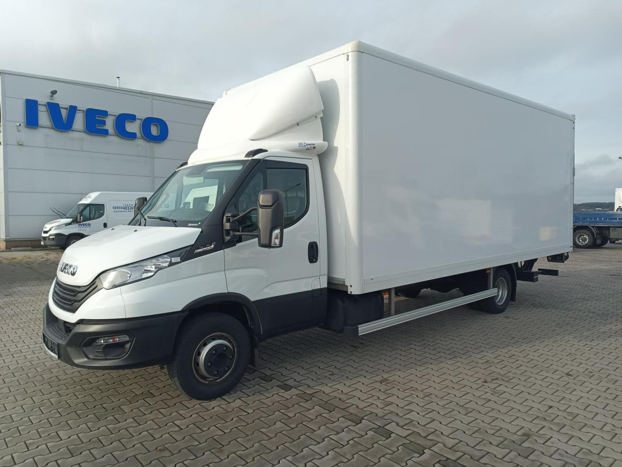 IVECO Daily 70C18A8/P - Fourgon grand volume: photos 1 IVECO Daily 70C18A8/P - Fourgon grand volume: photos 1
