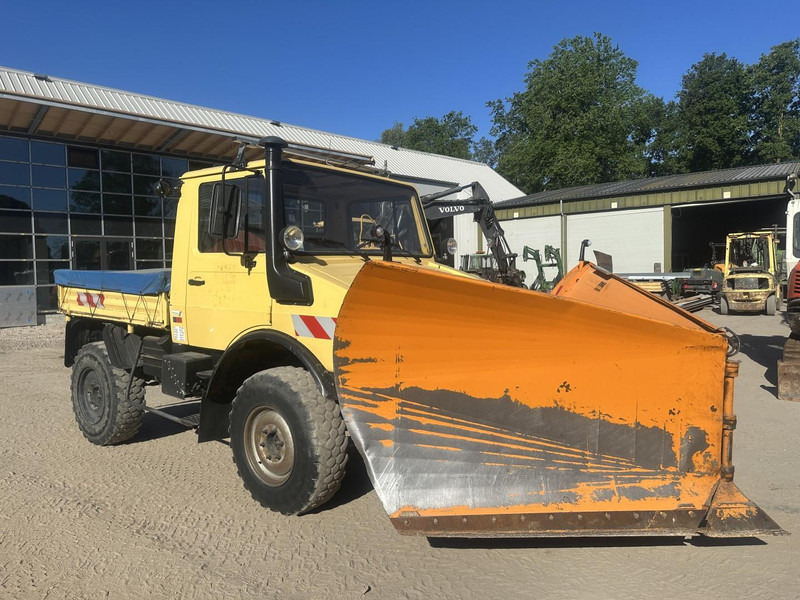 Mercedes-Benz Unimog U 1000 32.883km // ORIGINAL MILEAGE - Engin de déneigement: photos 2 Mercedes-Benz Unimog U 1000 32.883km // ORIGINAL MILEAGE - Engin de déneigement: photos 2