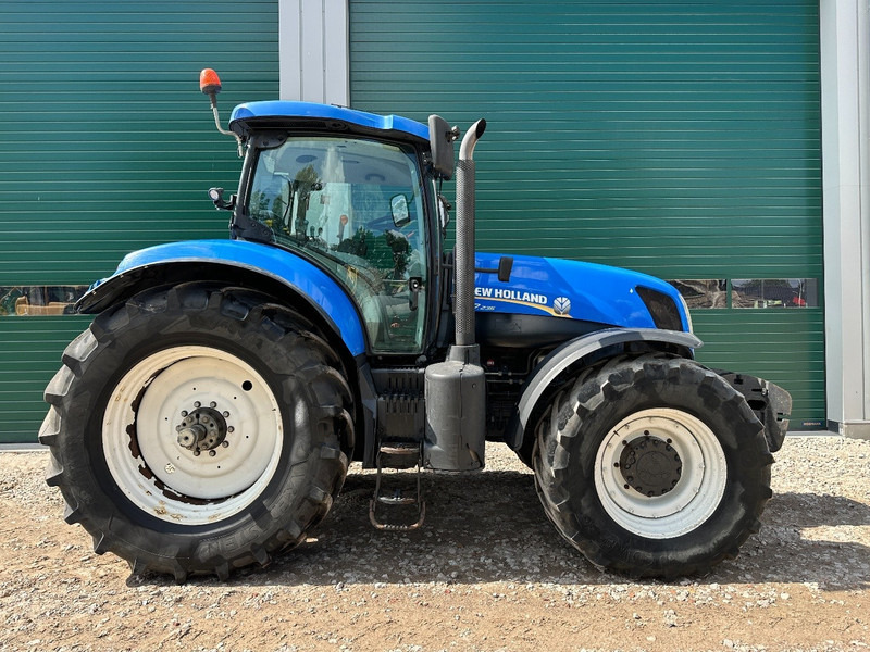 New Holland T7.235 Power Command - Tracteur agricole: photos 4 New Holland T7.235 Power Command - Tracteur agricole: photos 4
