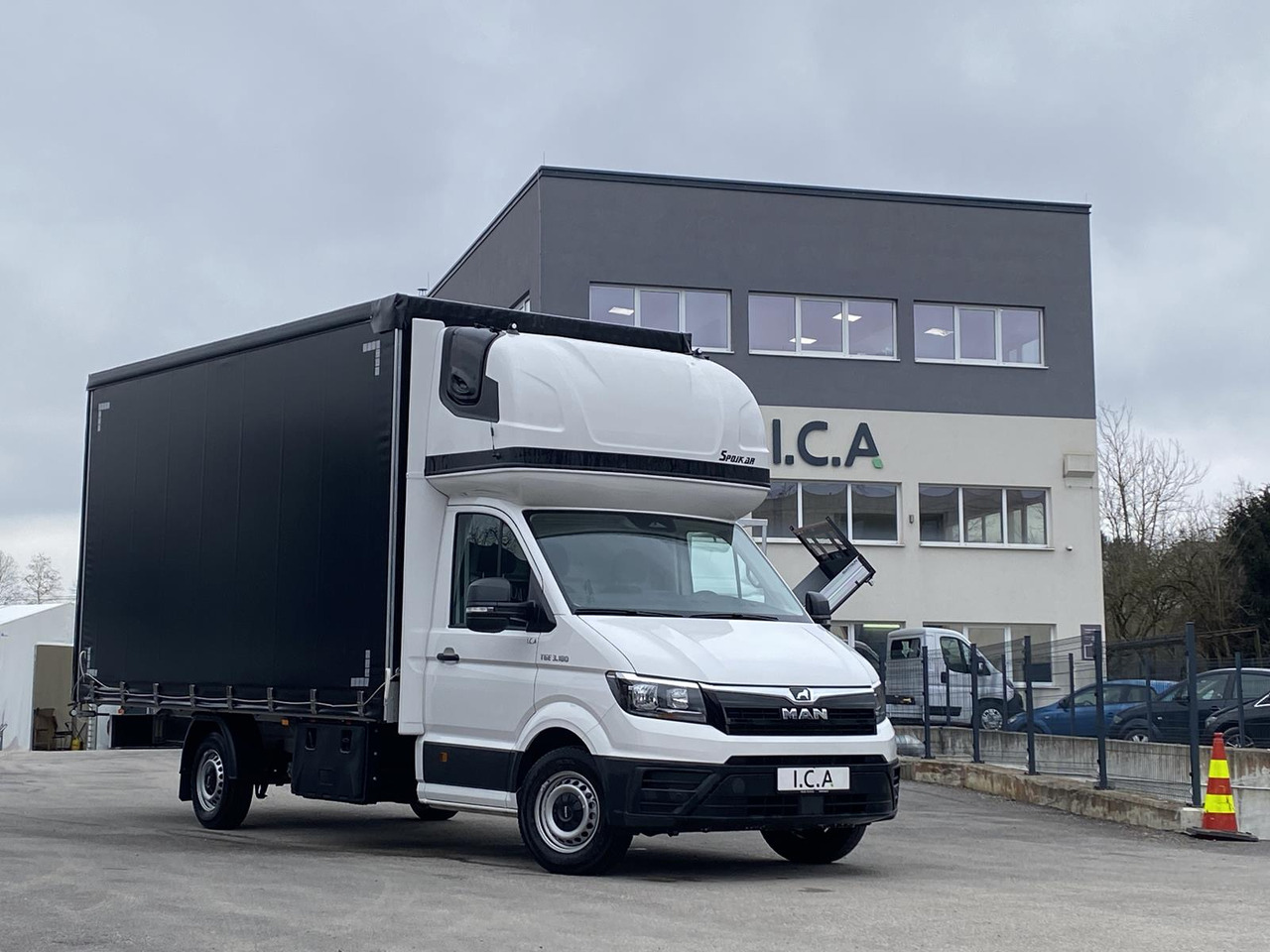 MAN TGE 3.180 L4 2.0 TDI | PRITSCHE PLANE + SCHLAFKABINE - Utilitaire rideaux coulissants (PLSC): photos 1 MAN TGE 3.180 L4 2.0 TDI | PRITSCHE PLANE + SCHLAFKABINE - Utilitaire rideaux coulissants (PLSC): photos 1