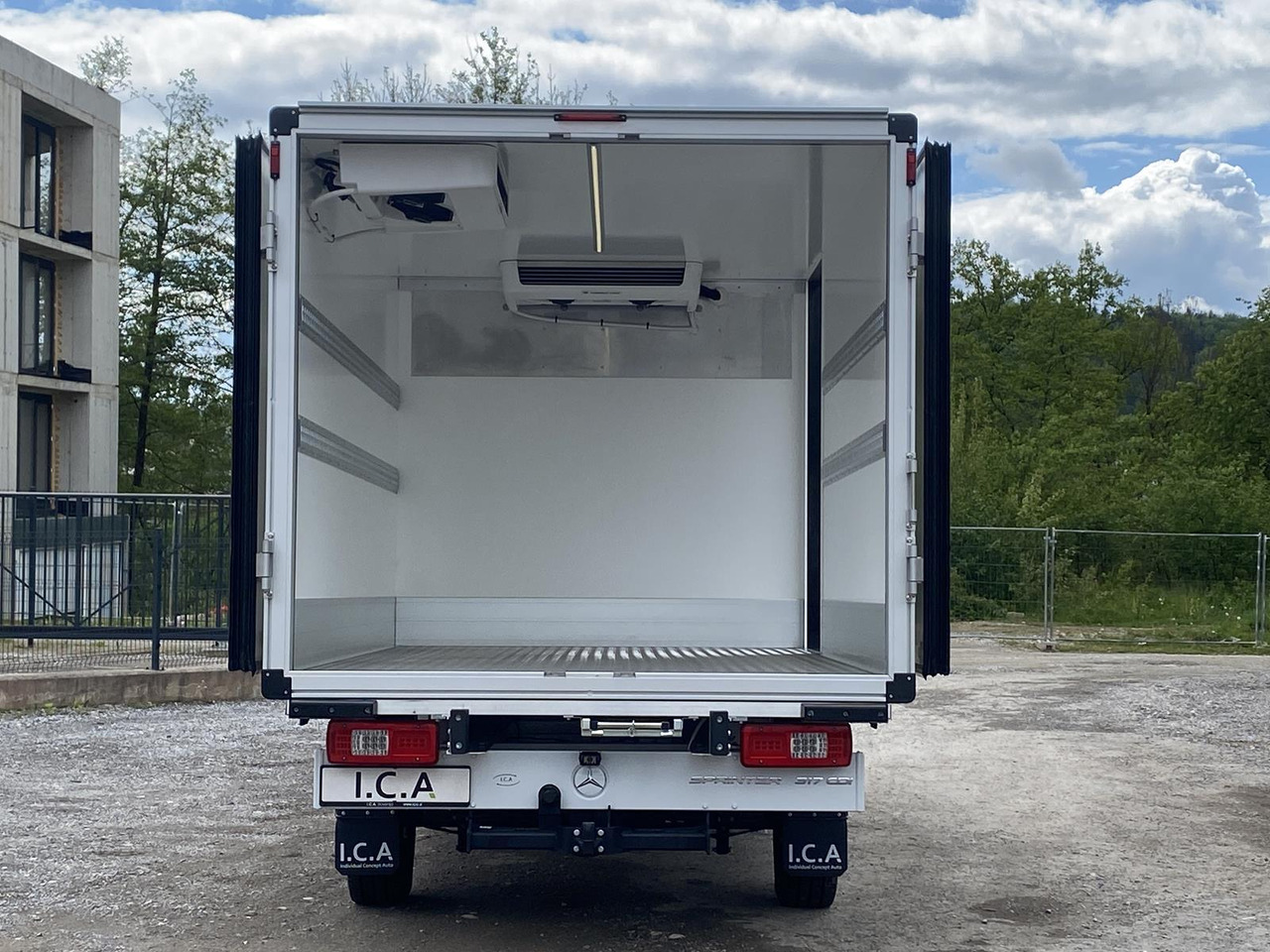 MERCEDES BENZ SPRINTER 317 CDI | DOPPELREGIME TIEFKÜHLKOFFER + BACKSLEEPER - Utilitaire frigorifique: photos 1 MERCEDES BENZ SPRINTER 317 CDI | DOPPELREGIME TIEFKÜHLKOFFER + BACKSLEEPER - Utilitaire frigorifique: photos 1