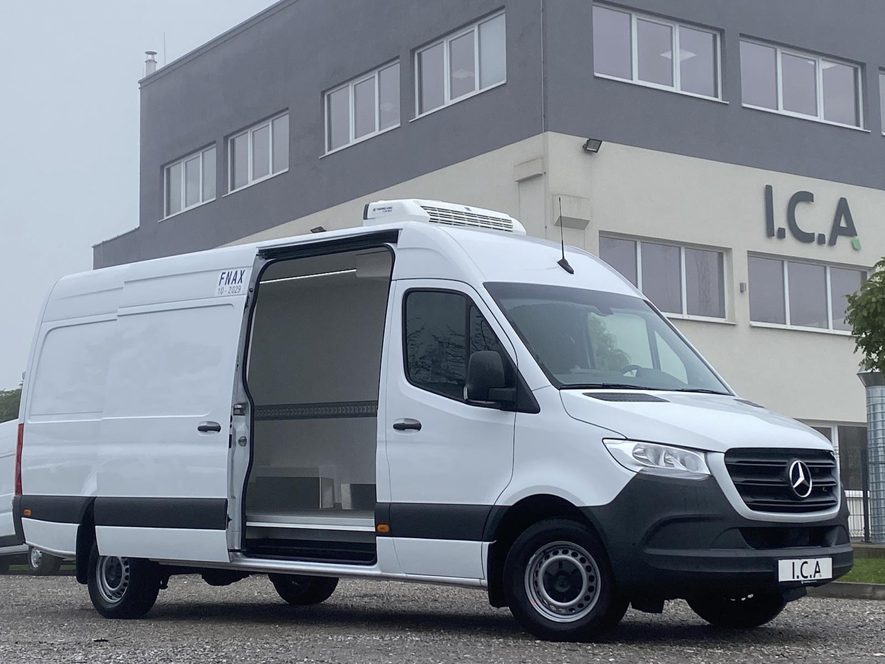 MERCEDES-BENZ SPRINTER 317 CDI L4H3 170PS AUTOMATIK FRISCHDIENST + KONVEKTA FK 3022 12-220V - Utilitaire frigorifique: photos 1 MERCEDES-BENZ SPRINTER 317 CDI L4H3 170PS AUTOMATIK FRISCHDIENST + KONVEKTA FK 3022 12-220V - Utilitaire frigorifique: photos 1