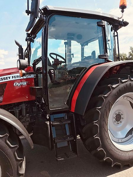 Massey Ferguson MF 5709 M Dyna-4 - Tracteur agricole: photos 5 Massey Ferguson MF 5709 M Dyna-4 - Tracteur agricole: photos 5
