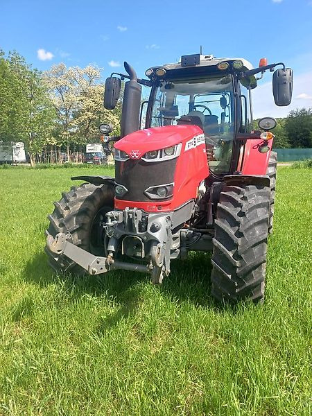 Massey Ferguson MF 6714 S Dyna-VT - Tracteur agricole: photos 2 Massey Ferguson MF 6714 S Dyna-VT - Tracteur agricole: photos 2