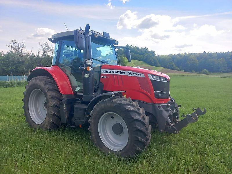 Massey Ferguson MF 6714 S Dyna-VT - Tracteur agricole: photos 1 Massey Ferguson MF 6714 S Dyna-VT - Tracteur agricole: photos 1