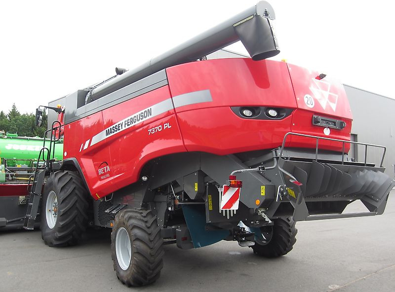 Massey Ferguson MF 7370 PL - Moissonneuse-batteuse: photos 3 Massey Ferguson MF 7370 PL - Moissonneuse-batteuse: photos 3