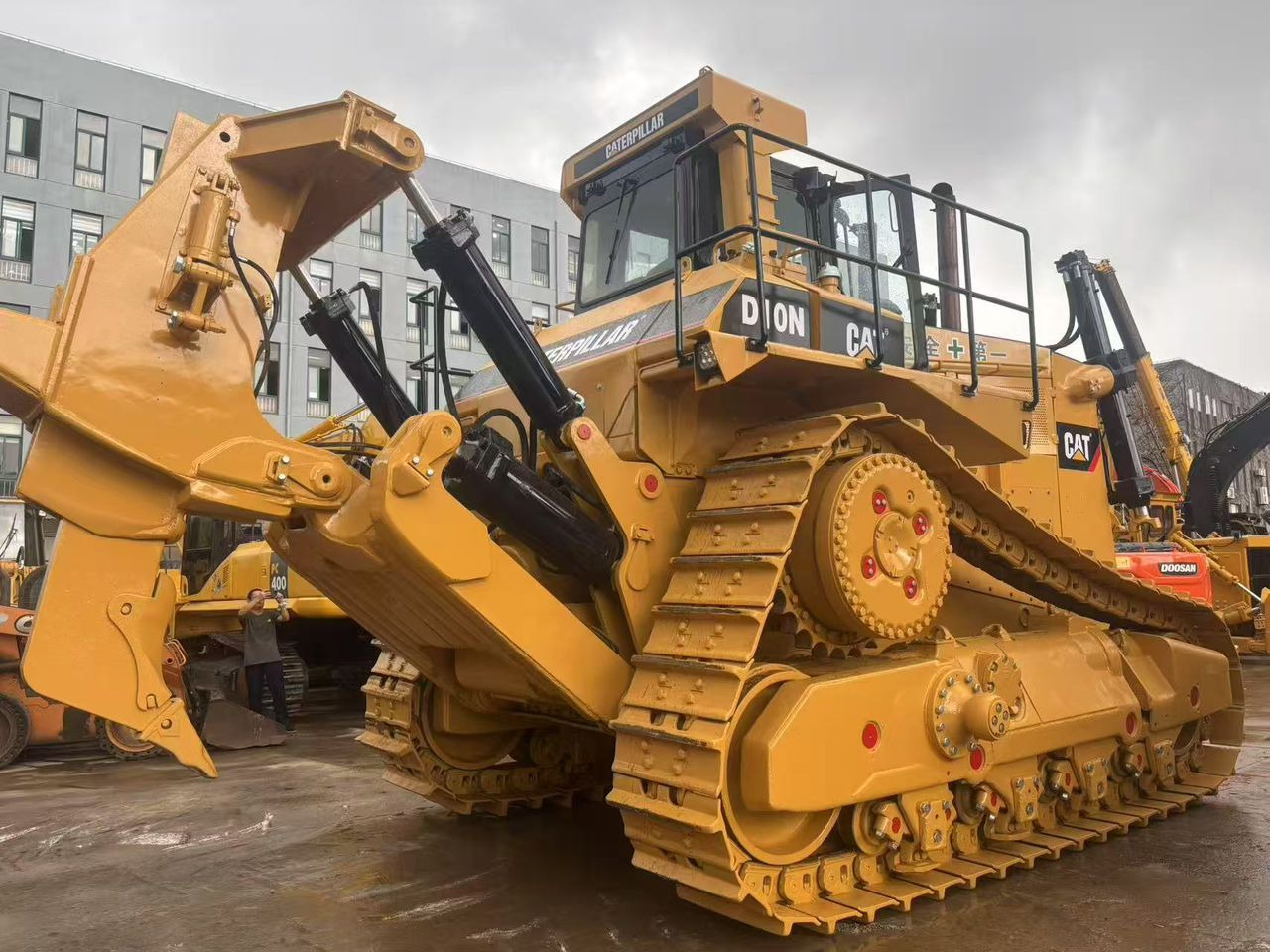 Caterpillar CAT D10N D9R D8R D8T D7R D7G D6G D6H Secondhand Used Dozers Bulldozer on Sale - Bulldozer: photos 1 Caterpillar CAT D10N D9R D8R D8T D7R D7G D6G D6H Secondhand Used Dozers Bulldozer on Sale - Bulldozer: photos 1