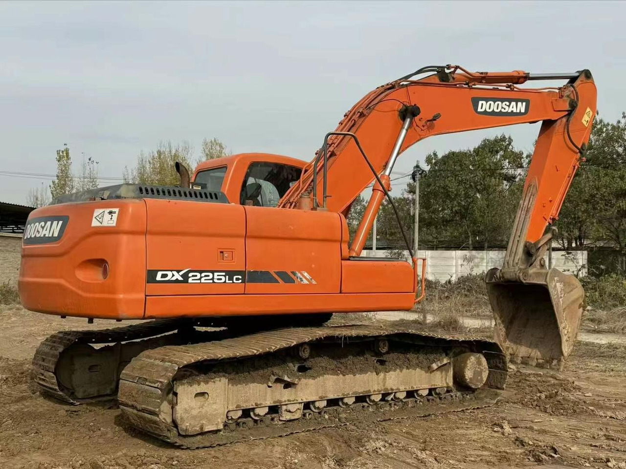 Doosan Used Excavator 225 DX225 DX300 DH150W DX300 DX420 DX520 Second hand Crawler Excavators in Excellent Work Condition - Pelle sur chenille: photos 2 Doosan Used Excavator 225 DX225 DX300 DH150W DX300 DX420 DX520 Second hand Crawler Excavators in Excellent Work Condition - Pelle sur chenille: photos 2