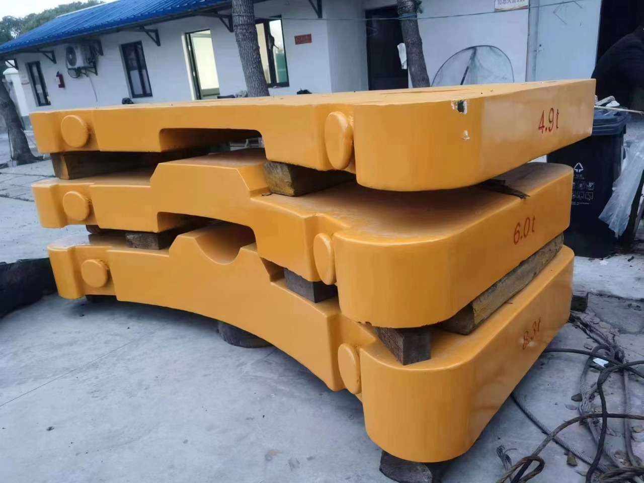 Grue mobile XCMG 100 Ton used truck crane QY100 with 68 meter telescopic boom on sale: photos 12 Grue mobile XCMG 100 Ton used truck crane QY100 with 68 meter telescopic boom on sale: photos 12