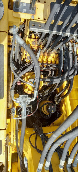 Pelle sur pneus Komatsu PW180-7EO: photos 11
