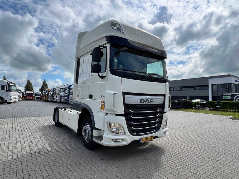 DAF XF 460 4x2 Trekker SSC / 2x Tank / full spoiler - Tracteur routier: photos 4 DAF XF 460 4x2 Trekker SSC / 2x Tank / full spoiler - Tracteur routier: photos 4