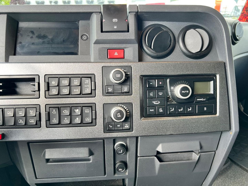 Tracteur routier Renault T520 6x2 T-HIGH Trekker Only 481.500km / Hydraulic: photos 18 Tracteur routier Renault T520 6x2 T-HIGH Trekker Only 481.500km / Hydraulic: photos 18