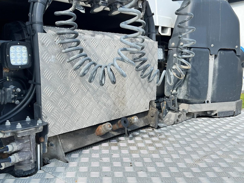 Tracteur routier Renault T520 6x2 T-HIGH Trekker Only 481.500km / Hydraulic: photos 11 Tracteur routier Renault T520 6x2 T-HIGH Trekker Only 481.500km / Hydraulic: photos 11