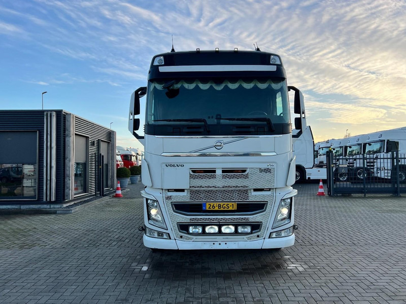 Volvo FH 500 8x2 Haakarm VDL Hooklift 21.000kg / Tridem - Camion ampliroll: photos 3 Volvo FH 500 8x2 Haakarm VDL Hooklift 21.000kg / Tridem - Camion ampliroll: photos 3