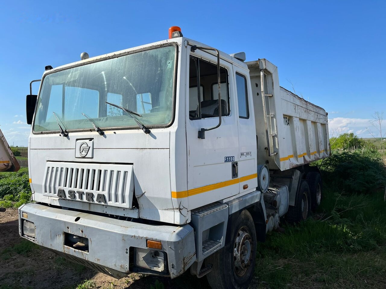 Astra BM 305 FT F1100 6X4 TRAKKER INDUSTRIAL - Camion benne: photos 1 Astra BM 305 FT F1100 6X4 TRAKKER INDUSTRIAL - Camion benne: photos 1