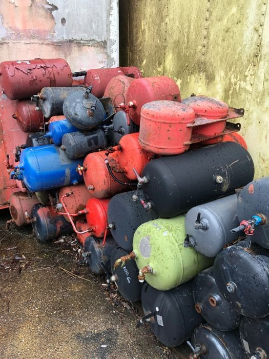 Butelii camion , cap tractor , semiremorca din dezmembrari - Réservoir de carburant pour Camion: photos 2 Butelii camion , cap tractor , semiremorca din dezmembrari - Réservoir de carburant pour Camion: photos 2