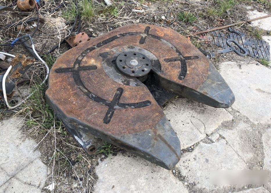 Mercedes-Benz truck - Sellette d'attelage pour Camion: photos 2 Mercedes-Benz truck - Sellette d'attelage pour Camion: photos 2