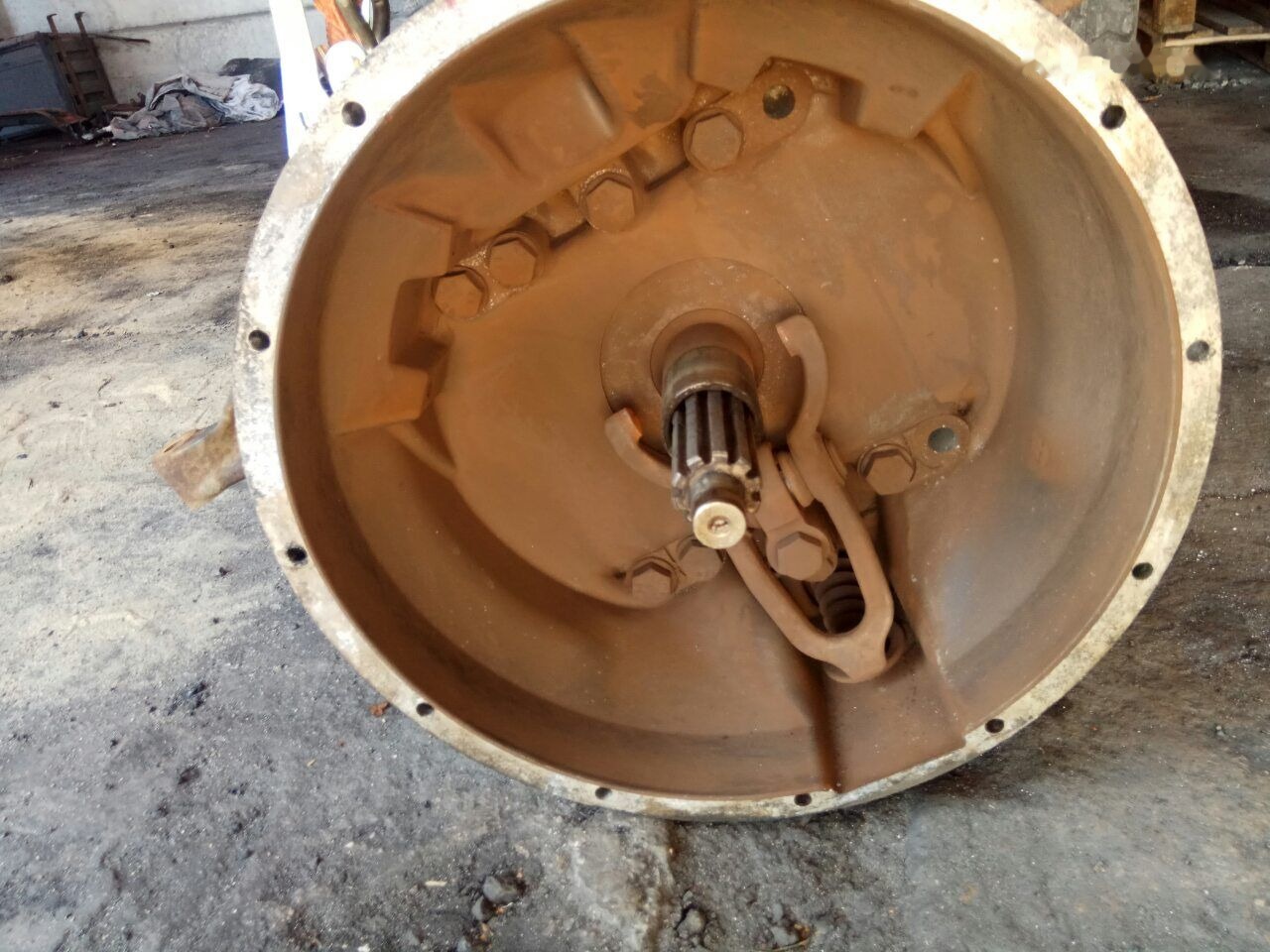 MAN fs8309AH 81320036493 - Boîte de vitesse pour Camion: photos 4 MAN fs8309AH 81320036493 - Boîte de vitesse pour Camion: photos 4