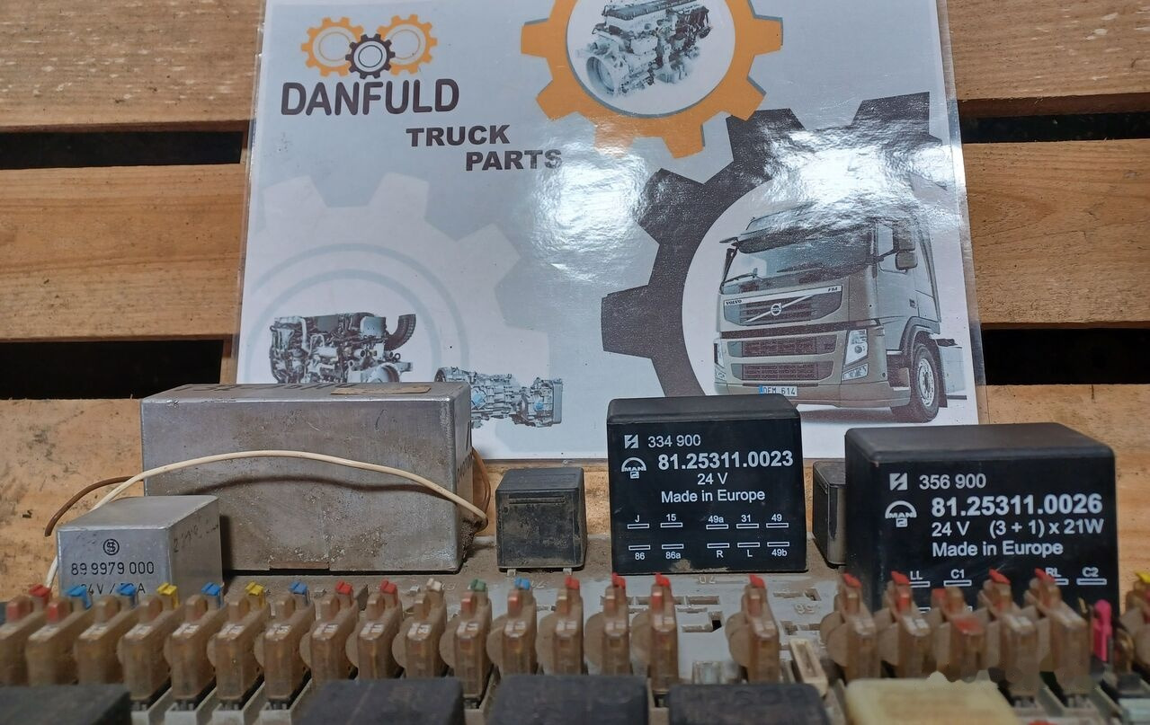 MAN truck - Bloc de gestion pour Camion: photos 3 MAN truck - Bloc de gestion pour Camion: photos 3