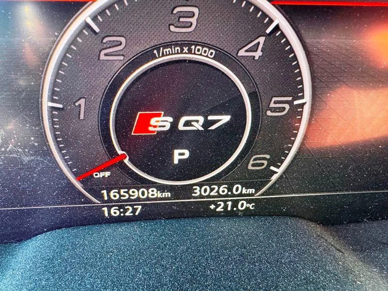 SUV Audi SQ7 Black Edition. panoramo sun roof. . oil heater. head up display. 21" alu weels. night vision. B&O sound system.: photos 12