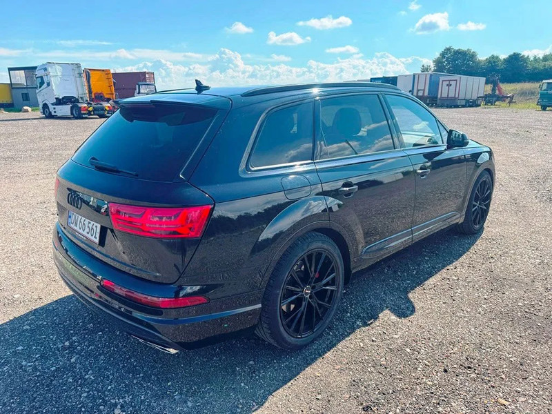 SUV Audi SQ7 Black Edition. panoramo sun roof. . oil heater. head up display. 21" alu weels. night vision. B&O sound system.: photos 8