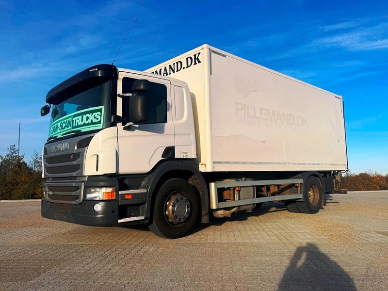 Scania P230 inkl. lift with remote control. - Camion fourgon: photos 1 Scania P230 inkl. lift with remote control. - Camion fourgon: photos 1