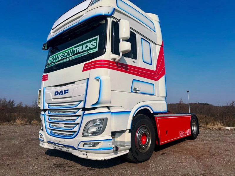 DAF XF 450 DAF XF 450 Special Interior. 706000 km. Euro 6 - Tracteur routier: photos 1 DAF XF 450 DAF XF 450 Special Interior. 706000 km. Euro 6 - Tracteur routier: photos 1