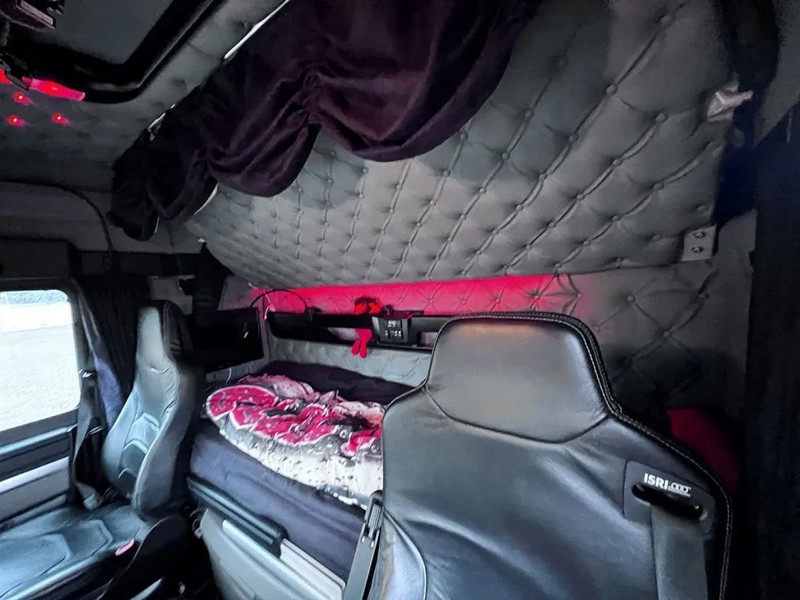 MAN TGX 26.510 2stk . Special interior. pusher 6x2/2. - Tracteur routier: photos 3 MAN TGX 26.510 2stk . Special interior. pusher 6x2/2. - Tracteur routier: photos 3