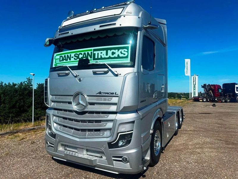 Mercedes-Benz Actros 2653 Special Interior. 6x2 3250mm weelbase. Air / Air suspension. hydr. syatem. Invertor. Micro wave. - Tracteur routier: photos 4 Mercedes-Benz Actros 2653 Special Interior. 6x2 3250mm weelbase. Air / Air suspension. hydr. syatem. Invertor. Micro wave. - Tracteur routier: photos 4