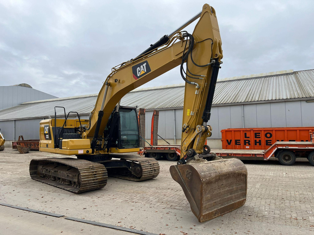 Caterpillar 323 07A - Pelle sur chenille: photos 4 Caterpillar 323 07A - Pelle sur chenille: photos 4