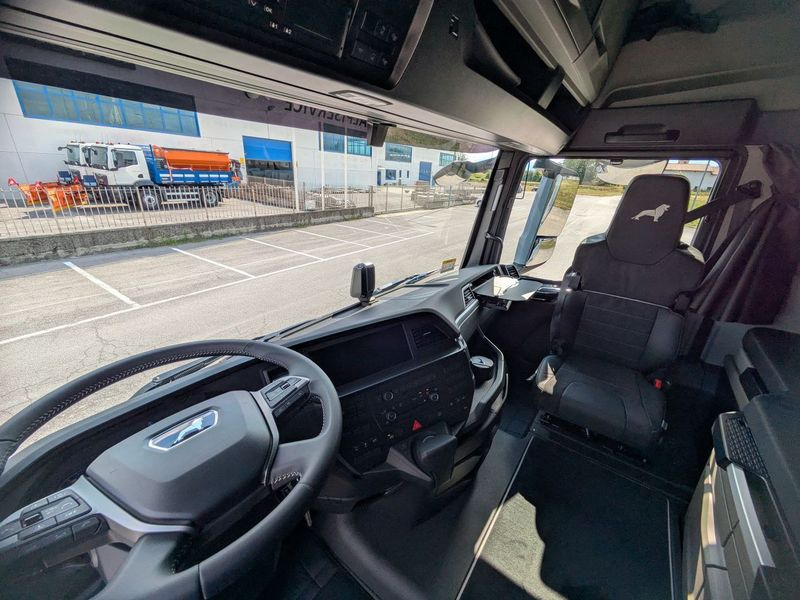 TRATTORE STRADALE MAN TGX 560hp NUOVO TGX 18.560 4x2 LL SA - Tracteur routier: photos 5 TRATTORE STRADALE MAN TGX 560hp NUOVO TGX 18.560 4x2 LL SA - Tracteur routier: photos 5