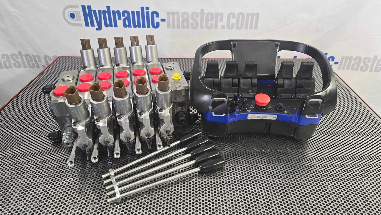 Crédit-bail de Container Side Lifter Sidelifter 5 sections valve with Radio Remote Scanreco  Container Side Lifter Sidelifter 5 sections valve with Radio Remote Scanreco: photos 7