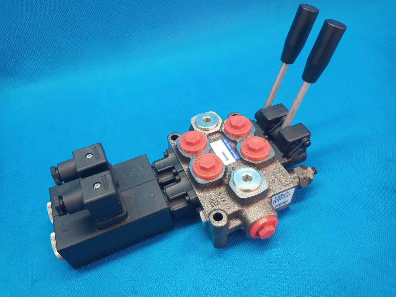 Galtech 2 Section Directional Control Valve Q45 60 L/min 16 GPM Electric Solenoi for agricultural machines, tractors, sprayers, turners, cyclops, HDS loaders, construction machines, loaders, excavators, sweepers, industrial machinery andhydraulically operated equipment - Équipement aéroportuaire: photos 1 Galtech 2 Section Directional Control Valve Q45 60 L/min 16 GPM Electric Solenoi for agricultural machines, tractors, sprayers, turners, cyclops, HDS loaders, construction machines, loaders, excavators, sweepers, industrial machinery andhydraulically operated equipment - Équipement aéroportuaire: photos 1